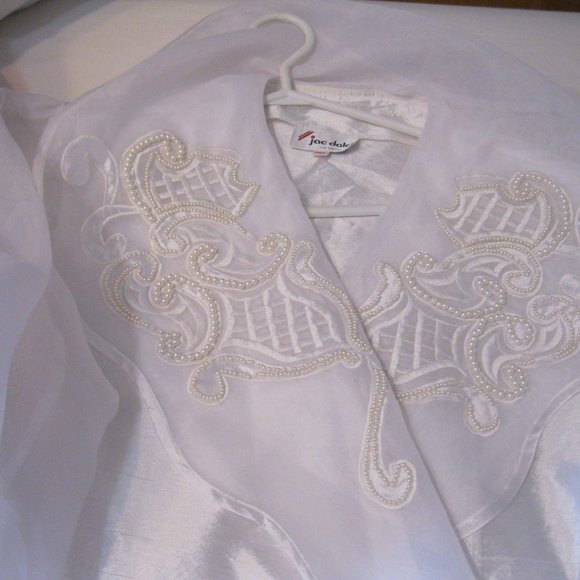 Jac Dole puffy sleeve white blouse. - Picture 11 of 14